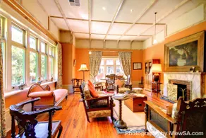 George Lowe Esquire Apartment - Buxton Manor - Image 2