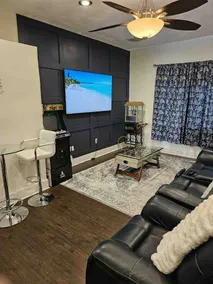 Elegance Escape on Saunders Dr - Image 4
