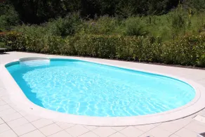 Schöne Wohnung mit Swimmingpool und atemberaubendem Seeblick - Image 2