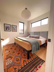 Top 1% - Sunlit loft with fireplace and king bed - Image 3