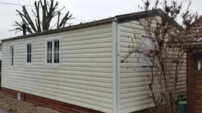 L'Évasion Verte: Cozy Mobile Home with Terrace - Image 3