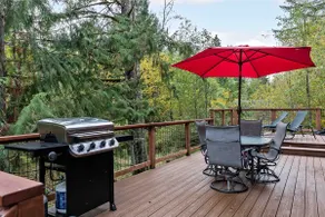 Lux Glacier Home, covered hot tub/King/Fiber wifi - Image 3