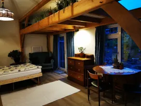 Quirky guest house with own garden in very well connected location - Image 5