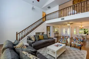 4/2.5 Oak Bahay, Heated Pool! 5min to Beach,4Acres - Image 3