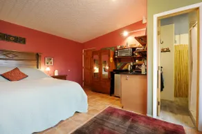 Artsy Comfy Baca Street/Railyard District Studio - Image 4