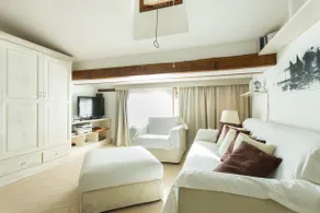 Great view from a modern loft - Image 5