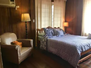 Ocean breeze wooden Polynesian style bungalow - Image 3