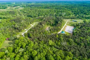 Close to parks, Hot Tub & Fire Pit, Onsite Trails - Image 5