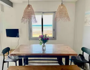 Panoramic sea view, 70 m2, balcony, beach, Wi-Fi - Image 3