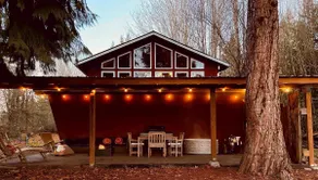 Red Barn Retreat, hot tub, patio, valley views - Image 5