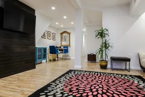 Charming 2BD flt in Trendy Bushwick - Image 2