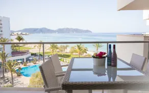 SEA CLUB APARTMENTS BEACH FRONT - Image 2