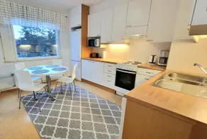 Spacious triangle with stunning lake view | 76m2 3 bedrooms + kitchen - Image 3