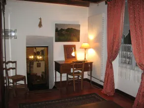 CHARMING HOUSE, ROMANTIC SETTING - Image 5