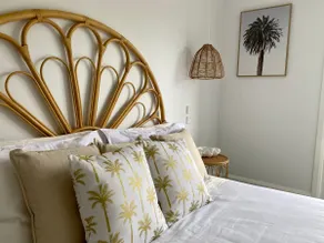 Lakeside Boathouse - Stylish 2 bedroom 2 bathroom Lakeside Cottage sleeps 6 - Image 4