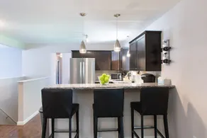 ★Modern 6 Bedroom Home With Game Room★ - Image 4