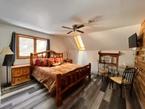 Tucked Away Stay - Close To Town and In Nature - Image 2