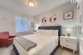 Modern comfort,private entry, 1 bdrm, kitchen, DIA - Image 4