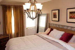 Cozy Apartment Nestled Across from Lakefront! - Image 2