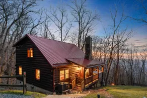 Mountain Serenity: JACUZZi, Views & Luxury - Image 5