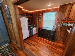 Lucky Bear Lodge. Secluded Cabin in the Woods, Beach access. Pet friendly  - Image 5