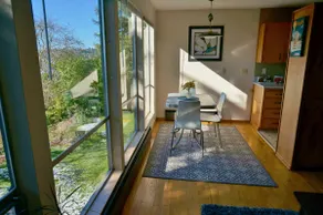 Stunning Views - Queen Anne apt with Free Parking - Image 4