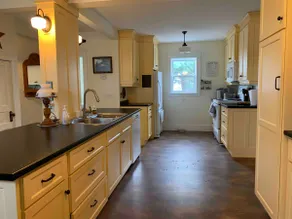 Cheerful 3BR w/ Hot Tub,Sauna,AC & Gourmet Kitchen - Image 4