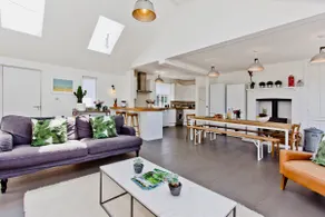 Sandways - Sleeps 8. Just minutes from the beach - Image 5