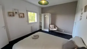 lovely studio with independent entrance - Image 3