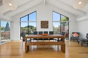 Beachwood House - stylish, spacious, pet friendly - Image 2