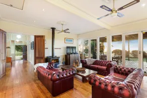 Woolamai Park -Huge 7 bedroom House - Sleeps 16 - Image 5