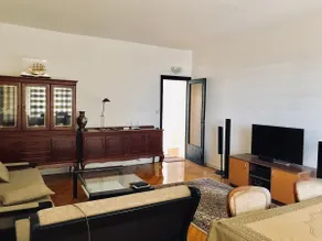 Extremely Central Flat with Perfect Panoramic View - Image 3