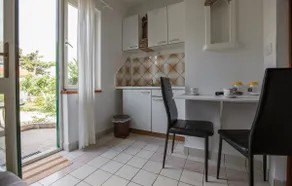 Studio apartment by the sea - Image 4