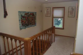 Charming full upstairs apt near MSU - Image 3