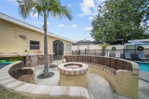 Pool, Mini Golf & Movie Theater- Luxury 4BR Home - Image 5