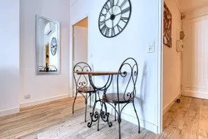 Romantic and new apartment in the famous Rue Meynadier in the supercentre of Cannes - Image 3