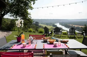Le Paradis de Lucile - Vue de rêve - La Roche Guyon - Paris 1h - Giverny 10 mn - 12 personnes - 5 chambres - 3 sdb - pétanque - babyfoot - balançoires - ping pong - tennis- cuisine ultra équipée - borne électrique - Image 5