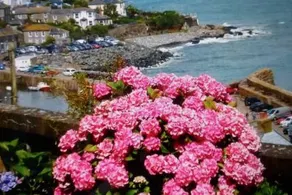 Fabulous Coastal and Sea Views - Private Parking. - Image 3