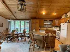 Lakehouse Paradise w/ Hot Tub Near Cascade Mountain - Image 4