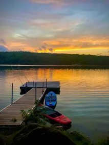 DawsonLoop Inn 3BR Lakefront Chalet Style Cottage - Image 3