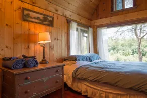 Relaxing Riverfront Cabin - Image 3