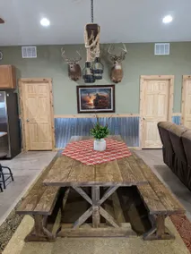 The Rut 'N Strut Lodge South - Image 5