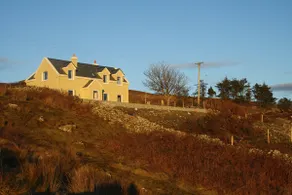 Beautiful lake side cottage in the heart of Connemara - Image 4