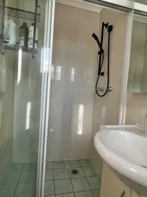 Marrickville Studio with Private Kitchen & Bathroom - Image 5