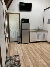 Chic Style Cabin - Open Concept - Image 2