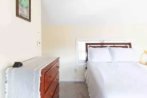 Cozy mid century studio, listed on the NRHP - Image 5