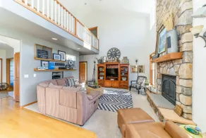 Chelan home 2 Master Suites ~2 Miles from Chelan. - Image 4