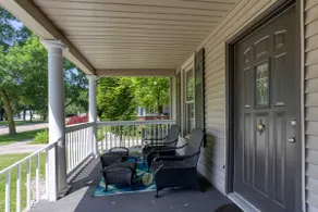 ♥ Cozy historic 3BR w/ bridge view! Sleeps 7 ♥ - Image 4