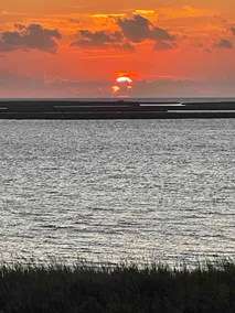 Sunset Seaker - Sound front Condo with Pool - Image 4