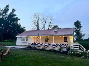 Cozy Farm Cottage - Image 2